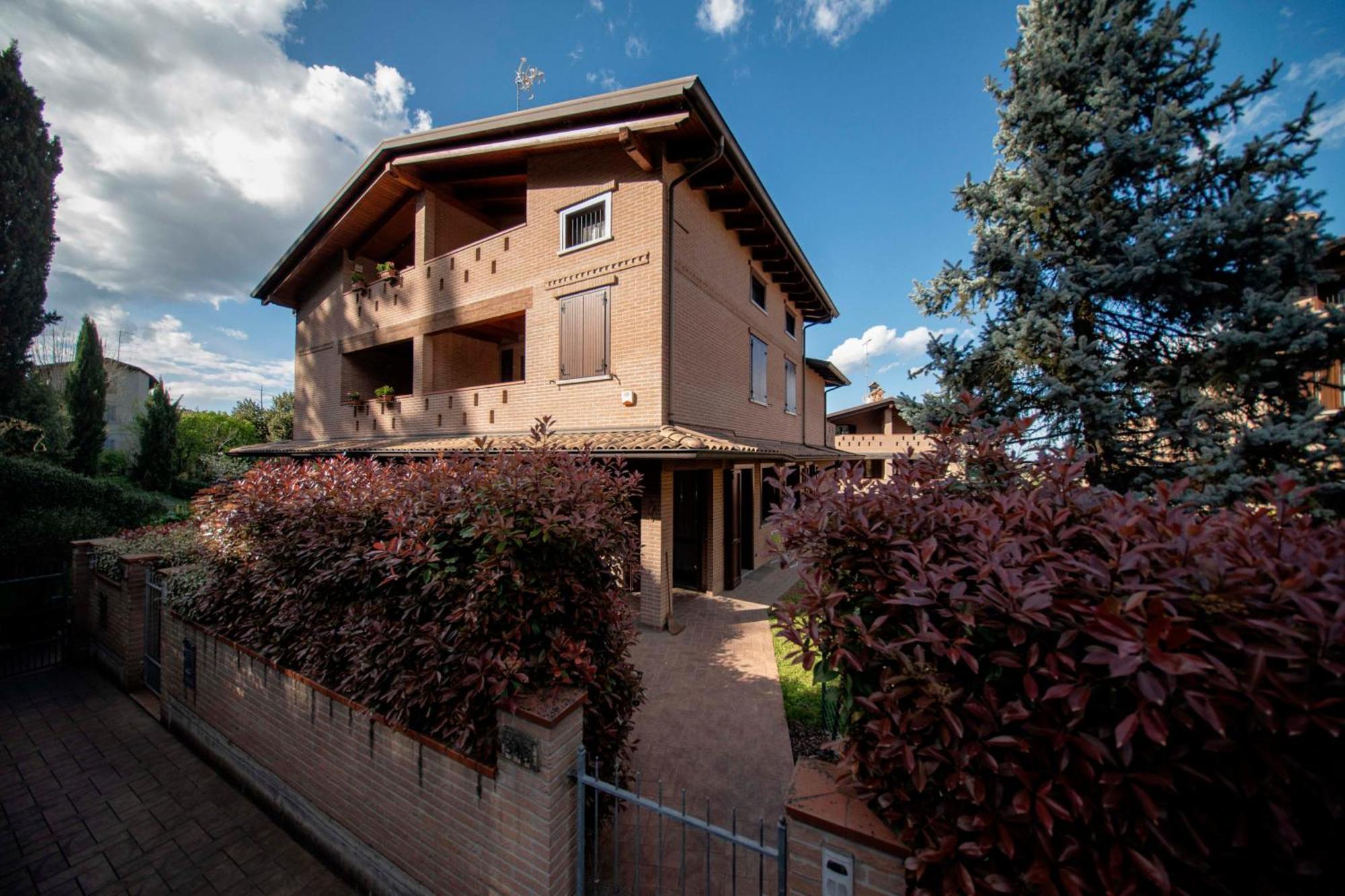 Jacuzzi Apartment In Italian Villa, Wi-Fi & Garden Sassuolo - Maranello Casalgrande Exterior foto